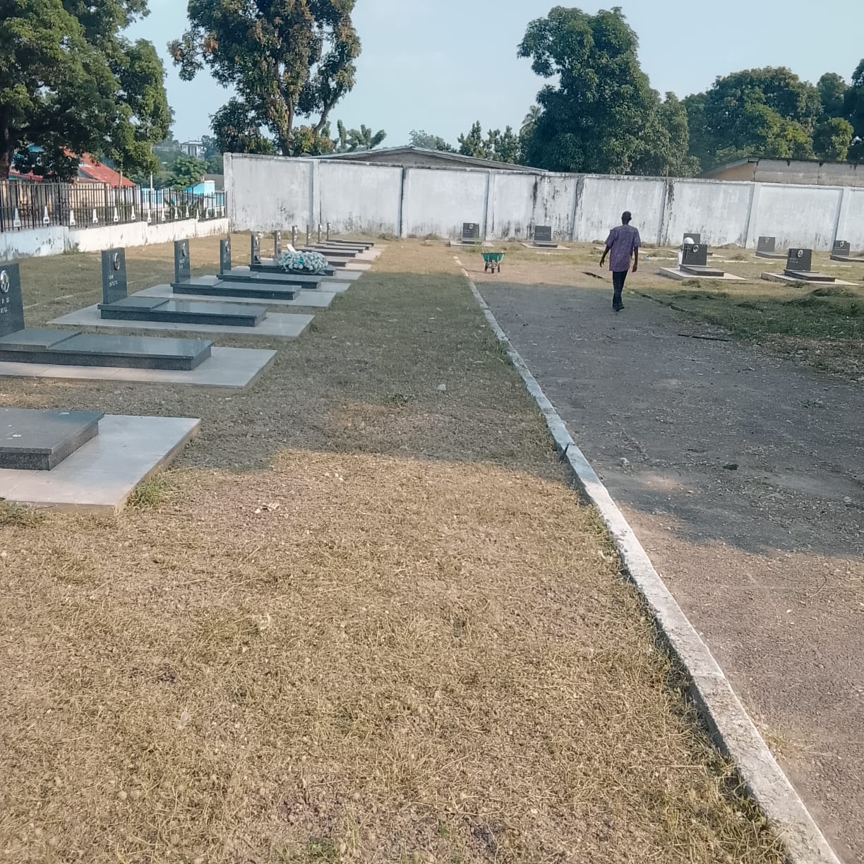 Photo 10 — état après, cimetière des victimes du vol U.T.A. (1989)