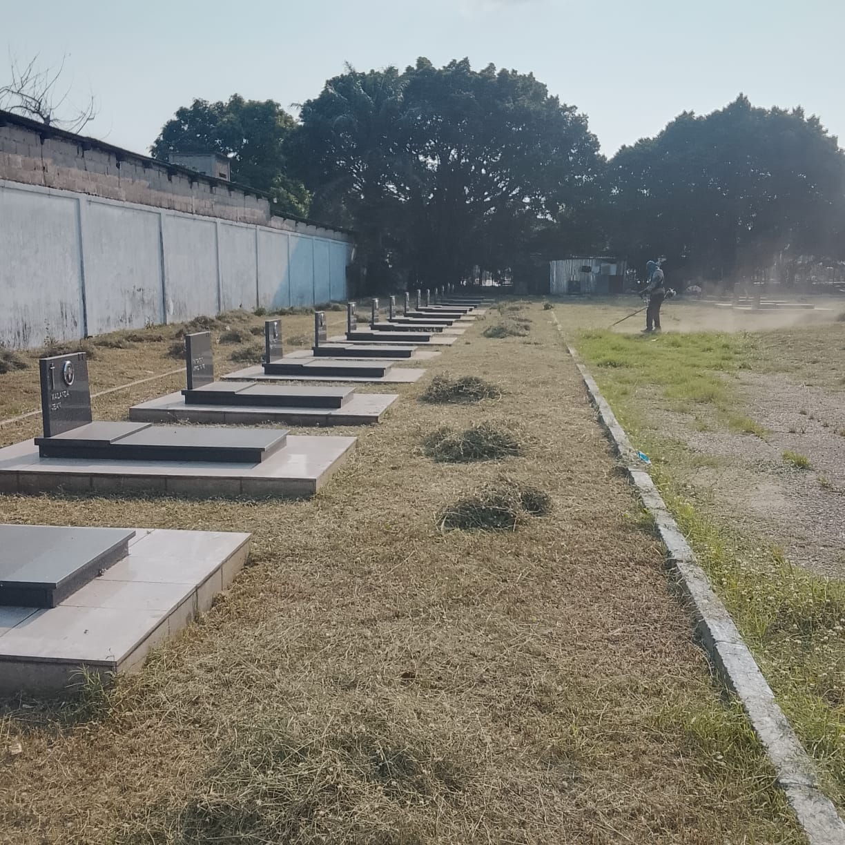 Photo 12 — état après, cimetière des victimes du vol U.T.A. (1989)
